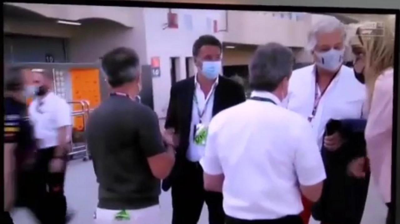 Renzi al Gran Premio del Bahrain, esplode la polemica