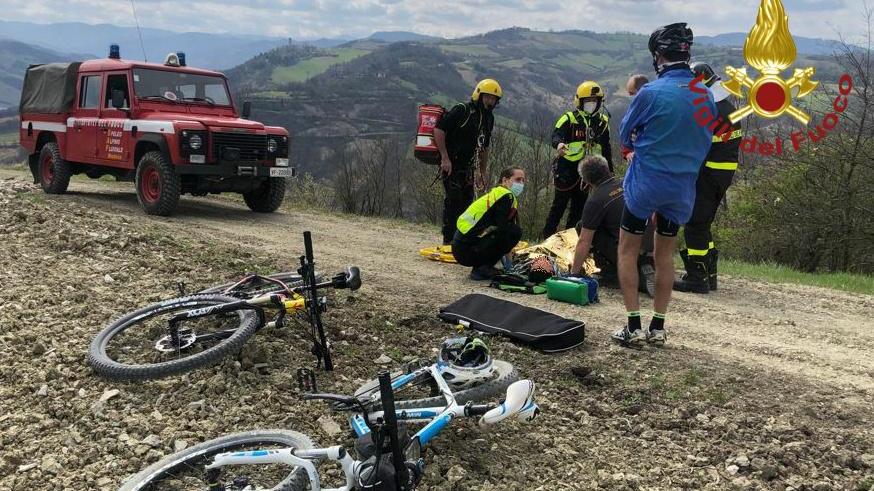 Marano Fa ciclocross e si ferisce Pompieri e Saer lo raggiungono in quota