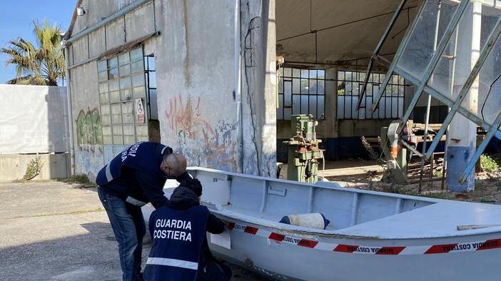 Rifiuti in un piazzale del porto Scattano sequestro e denuncia