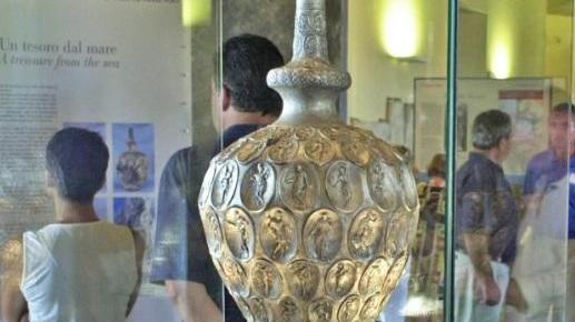 Il Tirreno regala la foto dell’anfora di Baratti