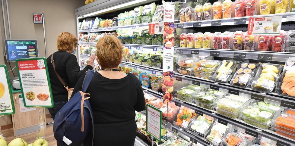 Donna arrestata dopo un furto al supermarket