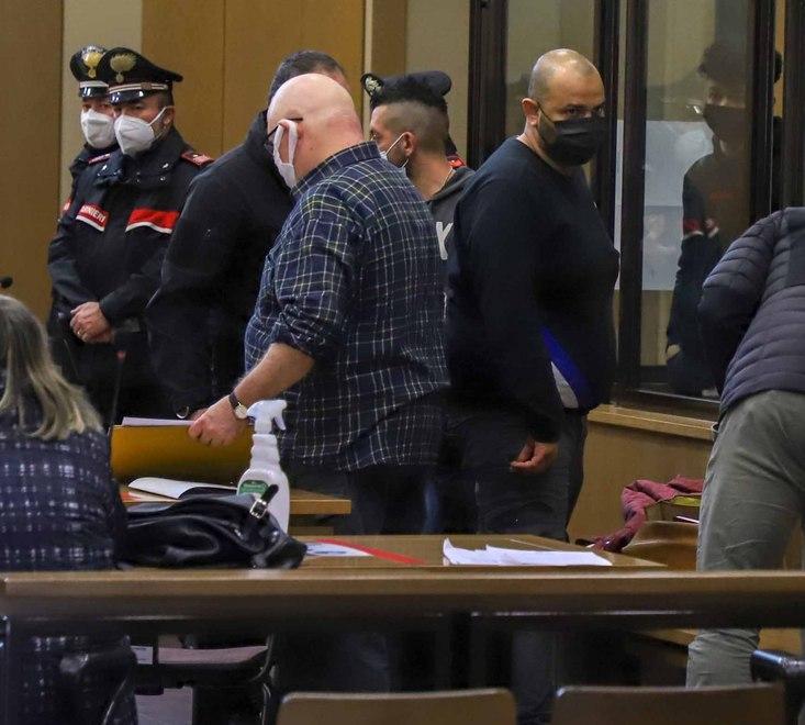 Ha la cocaina e fugge a tutto gas: arrestato 
