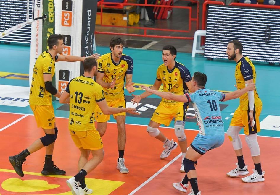 Scatta la corsa alla Challenge Cup: Leo Shoes-Consar, atto quinto 
