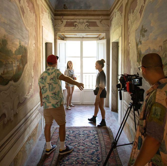 Le riprese nella Villa Medicea di Buti