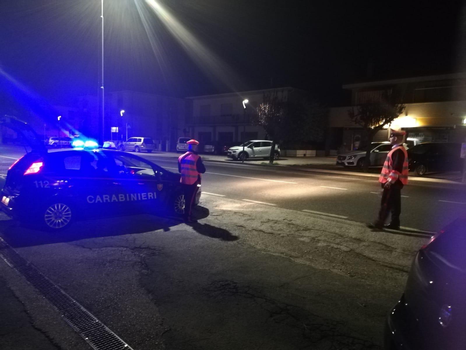 Controlli dei carabinieri di Cecina (foto d'archivio)