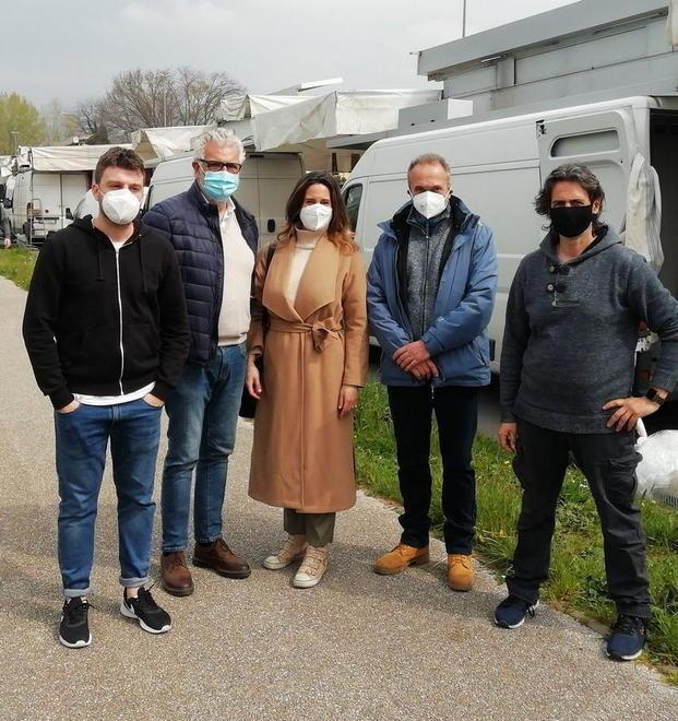 Il mercato settimanale in piazzale Don Baroni verso la riqualificazione