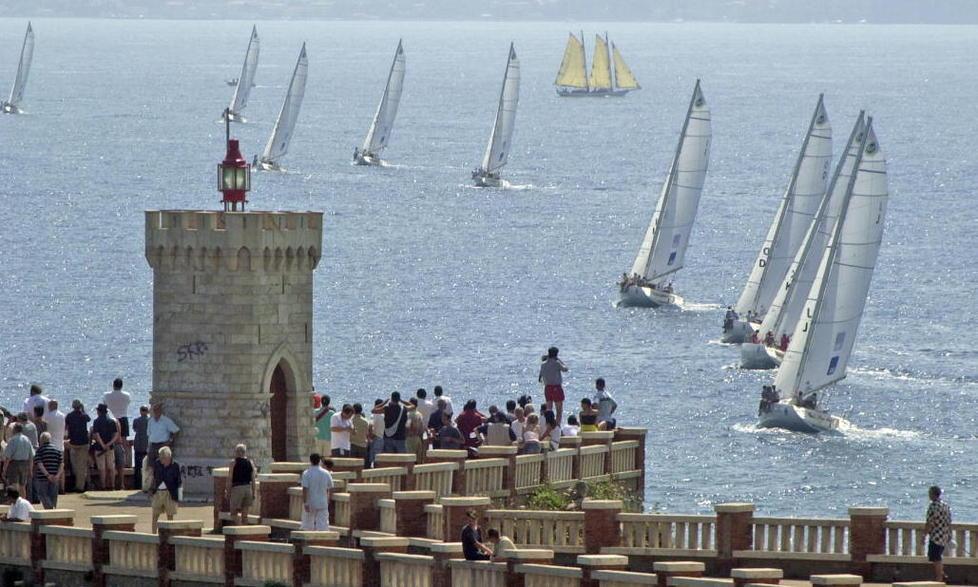 Parte il Giro d’Italia a vela Spettacolo da piazza Bovio 