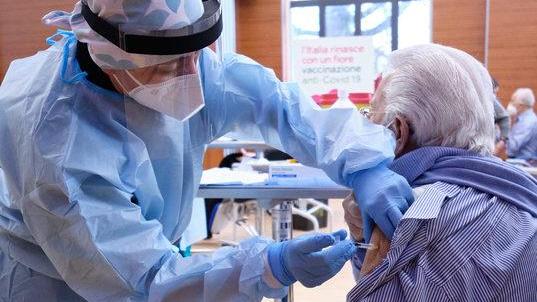 Contagi si mantengono stabili 47 casi in città, 11 a Collesalvetti