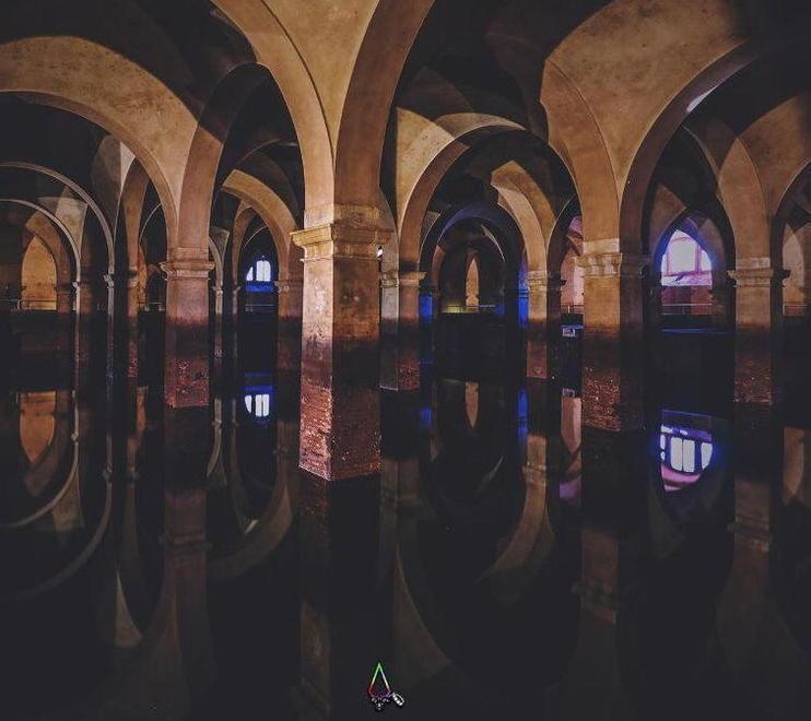 La magìa di acqua e luci al Cisternone 