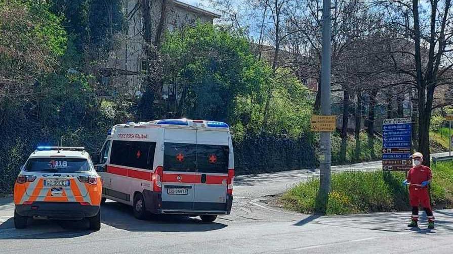 Ciclista cade a Montegibbio Arrivano le ambulanze