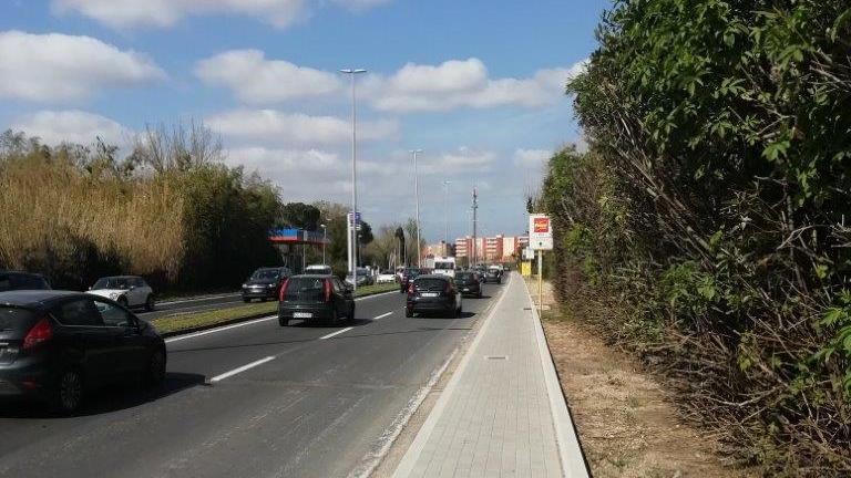 La zona di via San Pio da Pietrelcina del nuovo sovrappasso e del nuovo marciapiede