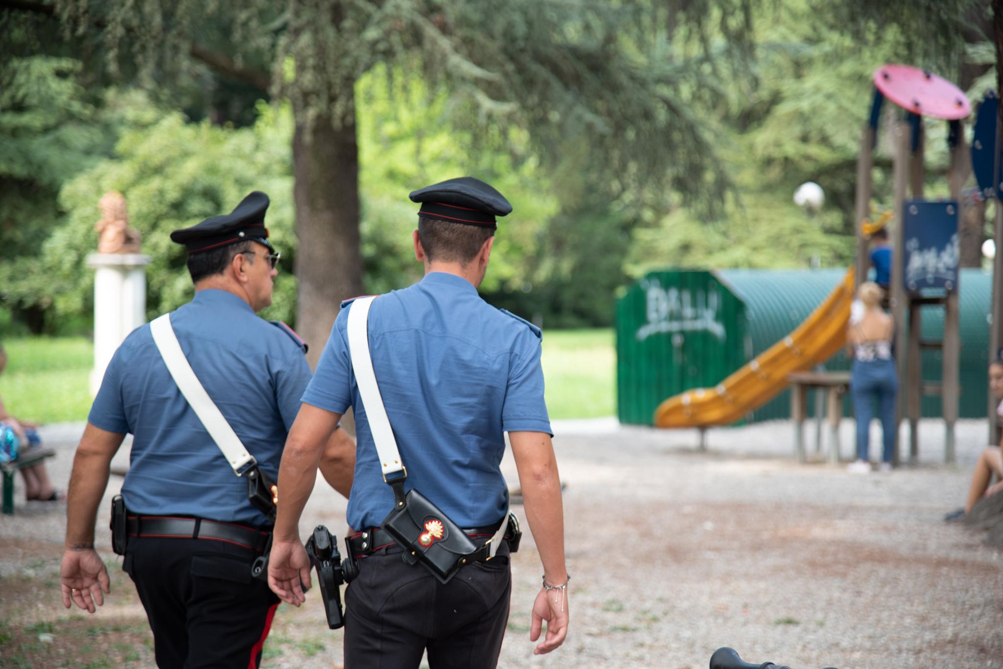 Sorpreso a spacciare al parco, denunciato un 17enne