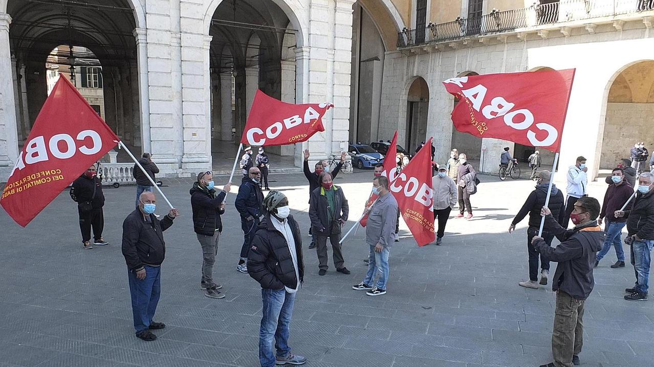 Il presidio dei lavoratori ex Avr