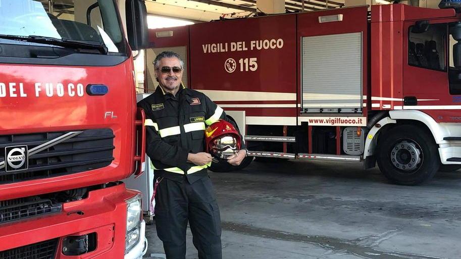 Vigile del fuoco da sempre ma con la passione di pilota