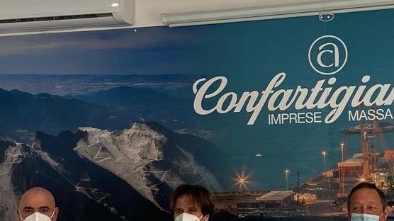 Massa-Carrara, estetisti e parrucchieri contro i centri abusivi
