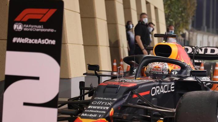 Primi lampi in Bahrain Verstappen punta Imola