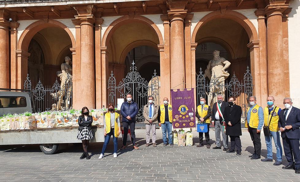 Trecento borse-spesa alimentari per le famiglie più bisognose
