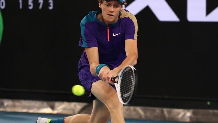 Jannik Sinner avanza a Miami Lorenzo Musetti esce di scena