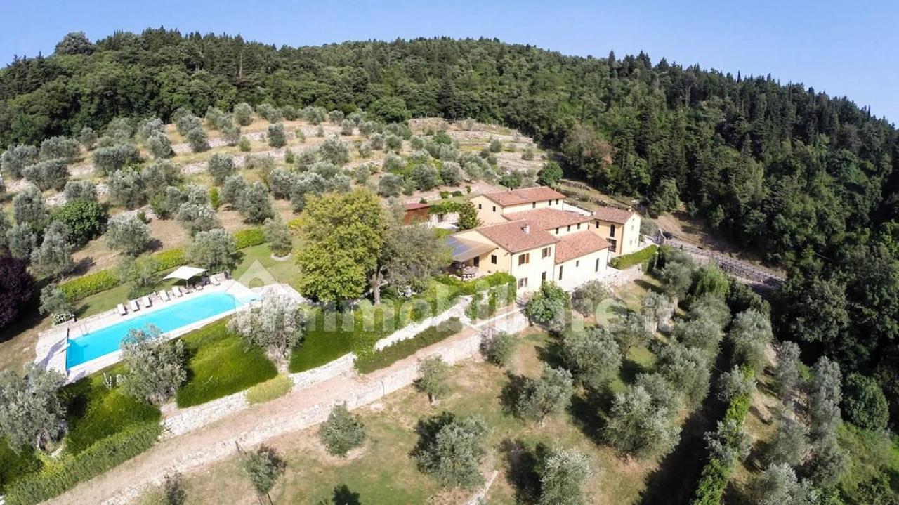 La villa di Bobo Vieri vista dall'alto (foto immobiliare.it)