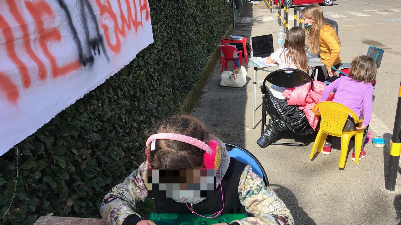 Una protesta contro la dad (Foto d'archivio)