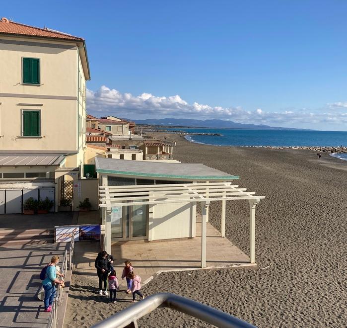 Gli stabilimenti balneari di Cecina sono già al lavoro. L’obiettivo? «Apertura il primo maggio»