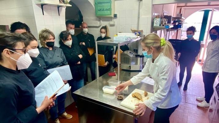 Ristoratori a scuola di dessert con la chef Loretta Fanella