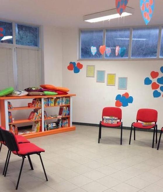 Nella bibliotechina ora c’è un libro in più: è speciale