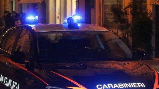 In giro con un coltello disoccupato nei guai