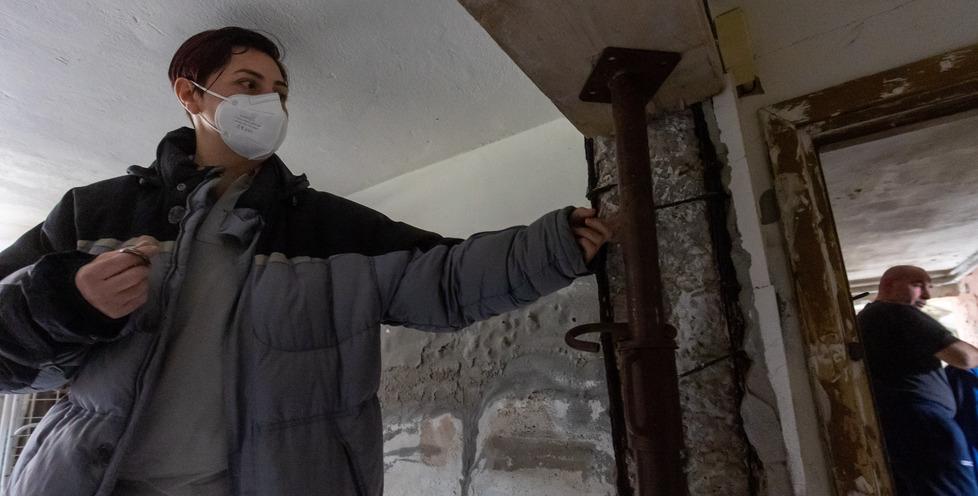 Al lavoro in via Risorgimento sulle case Acer scricchiolanti 