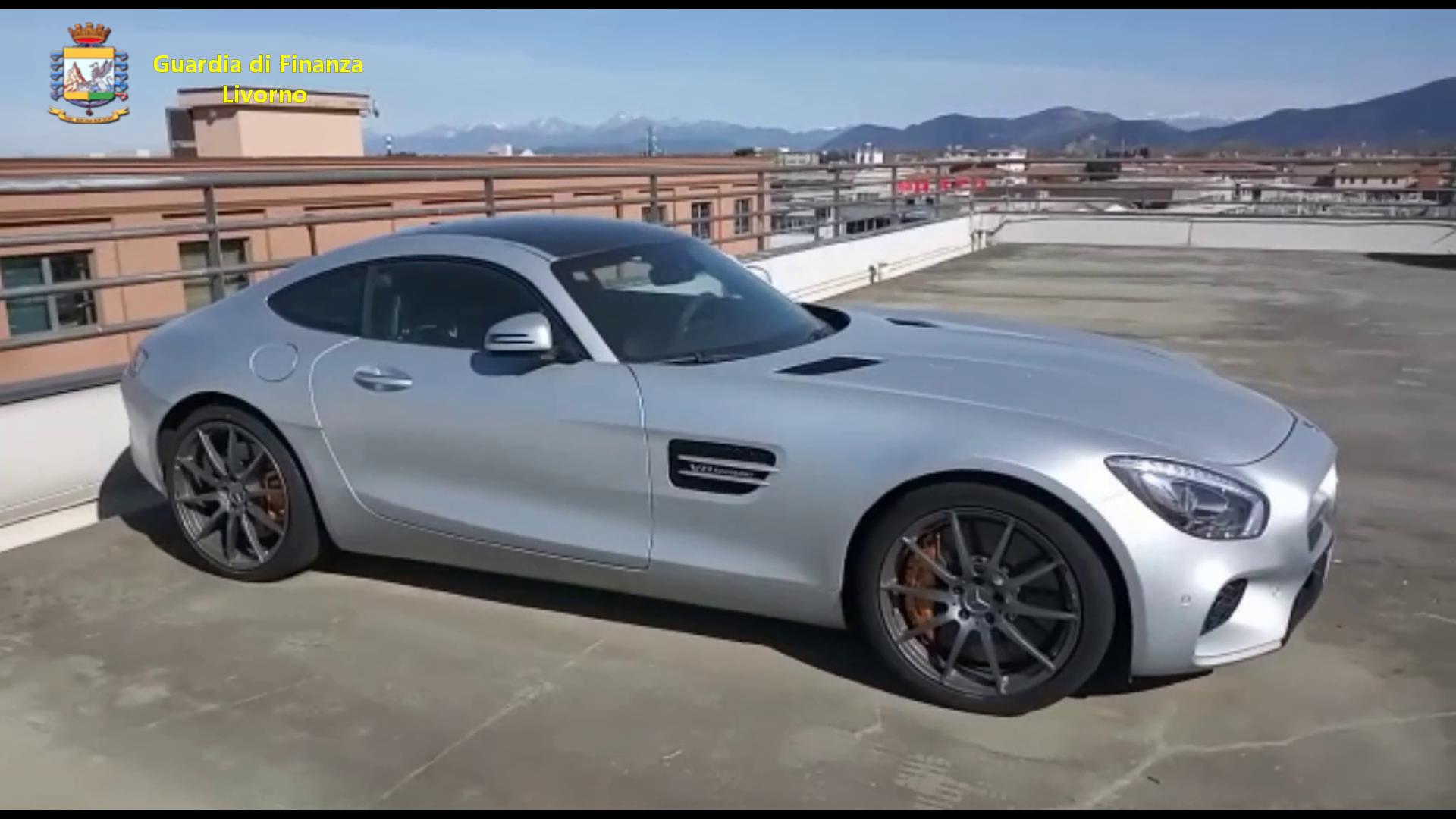 La "supercar" sequestrata