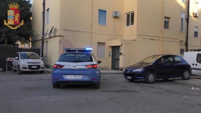 Covid: festa senza mascherine in terrazza Cagliari, 12 multe