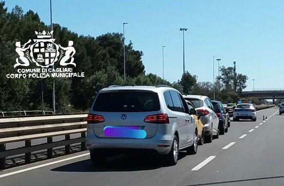 Cagliari, serie di incidenti stradali in città: una decina di auto coinvolte