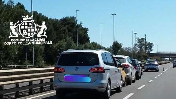 Cagliari, serie di incidenti stradali in città: una decina di auto coinvolte