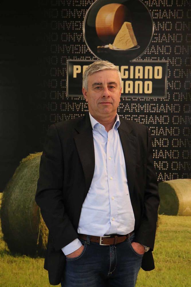 Parmigiano Reggiano: Reggio Emilia si spacca su Bertinelli 