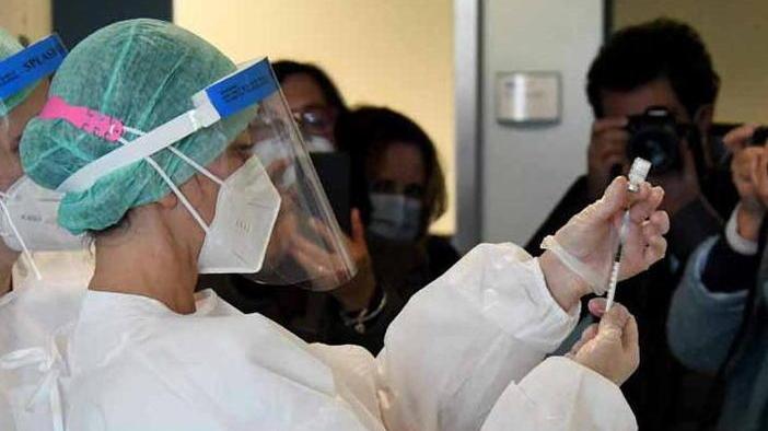 Il virus non molla: 59 nuovi casi Deceduta una donna di 93 anni
