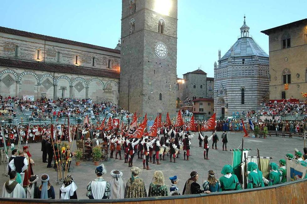 San Jacopo, la storia della città in piazza 