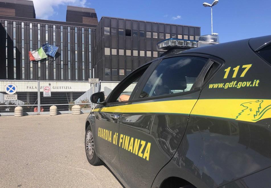 Attesa per gli altri 21 indagati nel calderone anche il sindaco