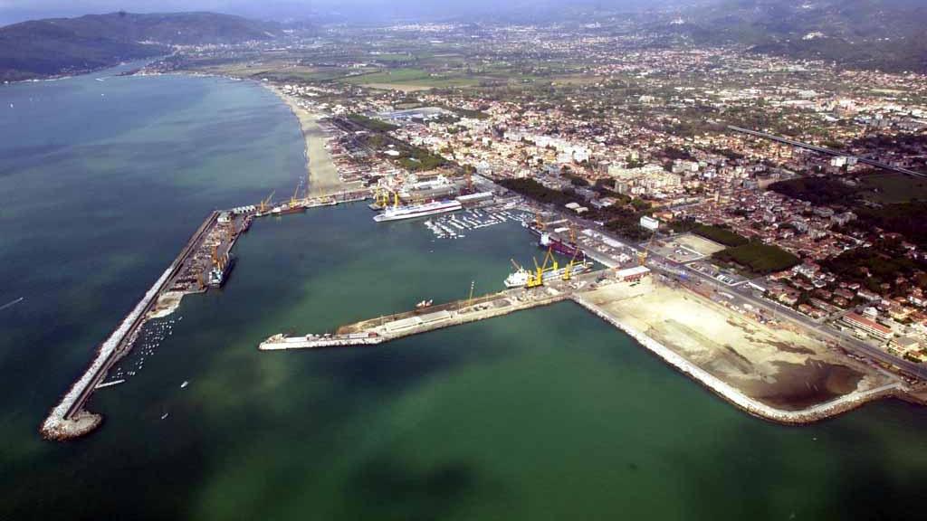 Porto: turismo e nautica a braccetto, nessun ampliamento a est del Carrione