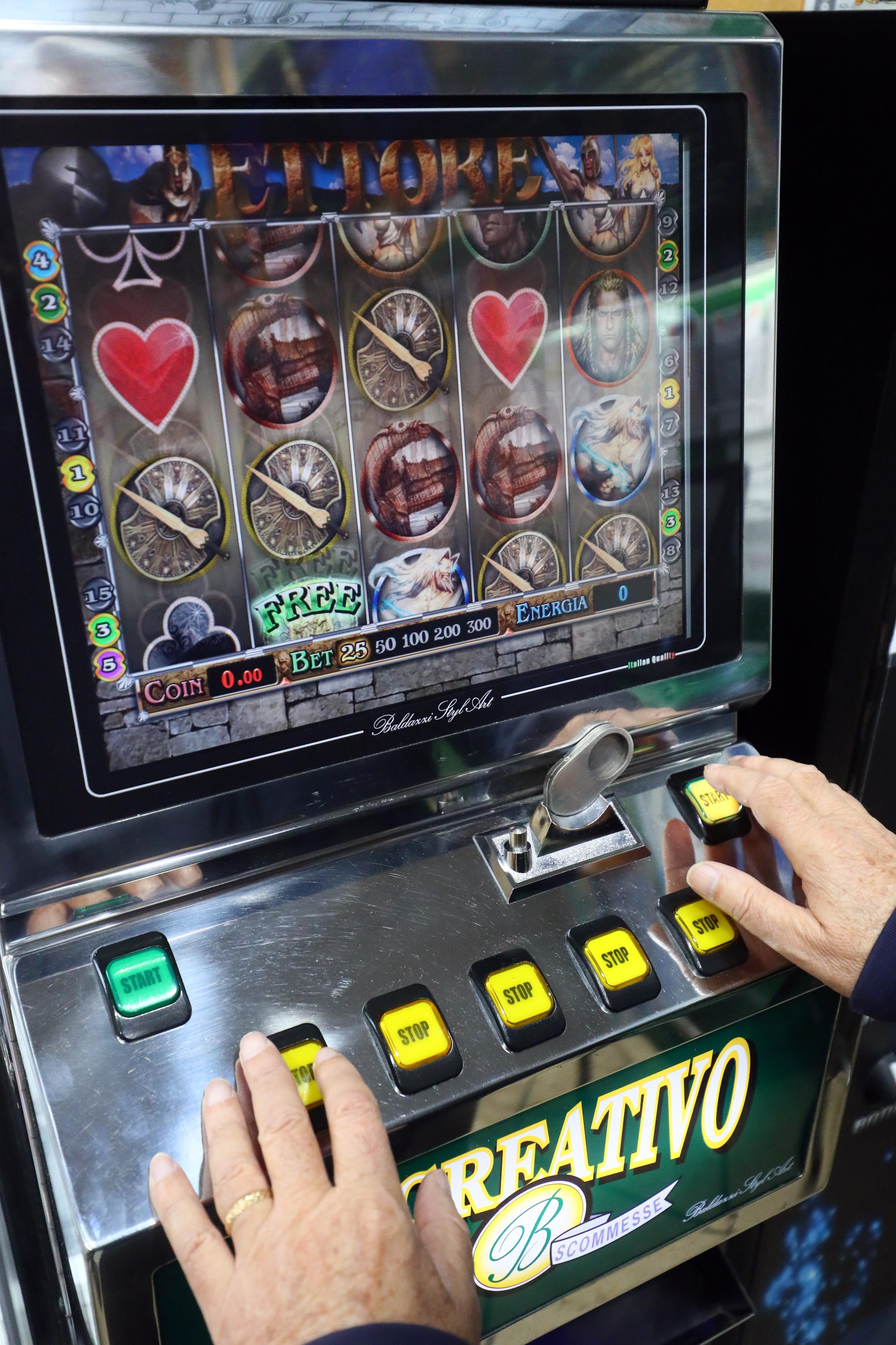 Dipendenza da gioco d'azzardo, dal 6 aprile i punti di aiuto nel Ferrarese diventano telematici