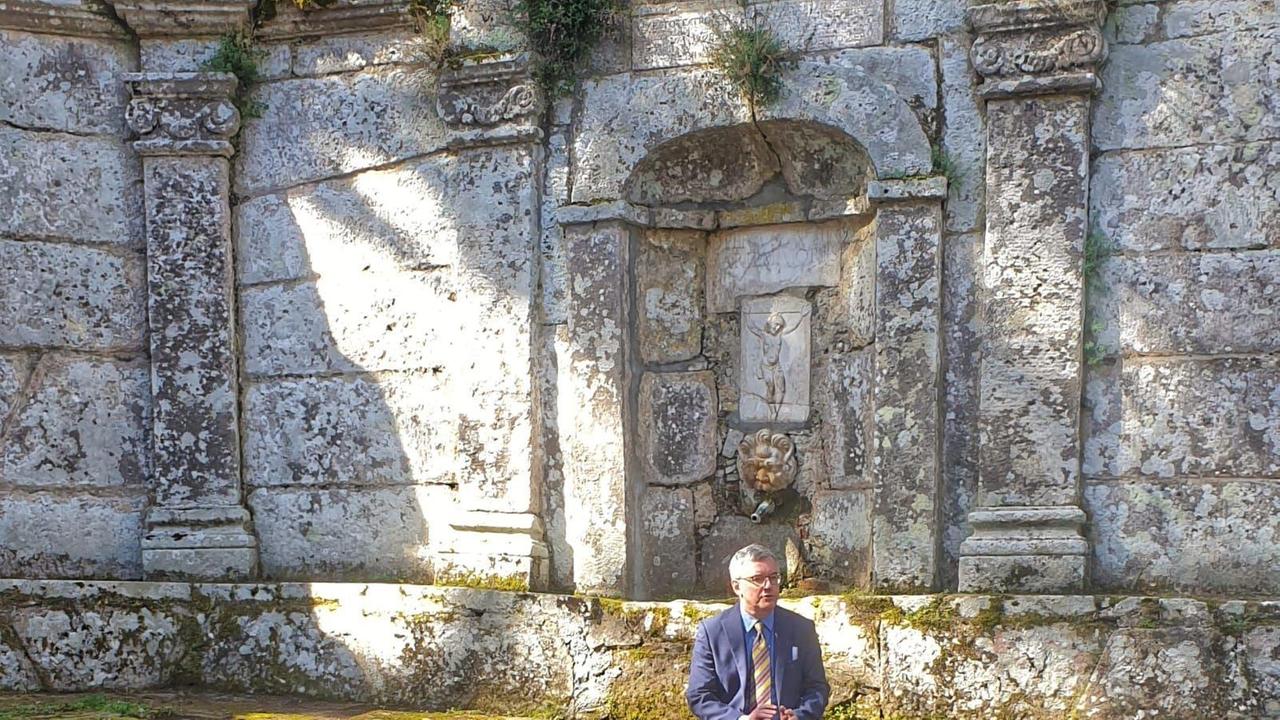 Alessandro Barbero durante le riprese