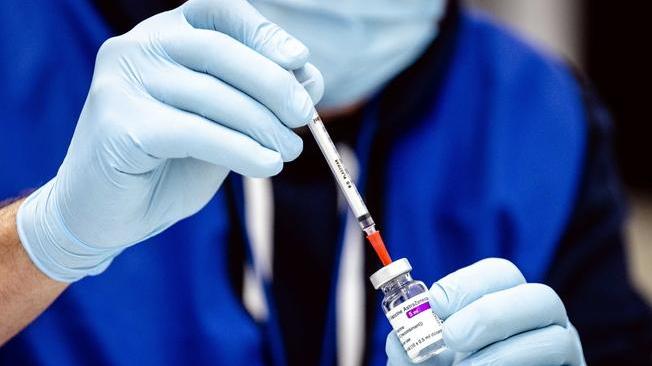 Olanda sospende vaccino AstraZeneca sotto i 60 anni