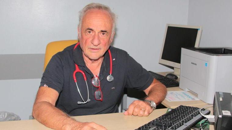 Vaccini, volontari al servizio di chi deve prenotare