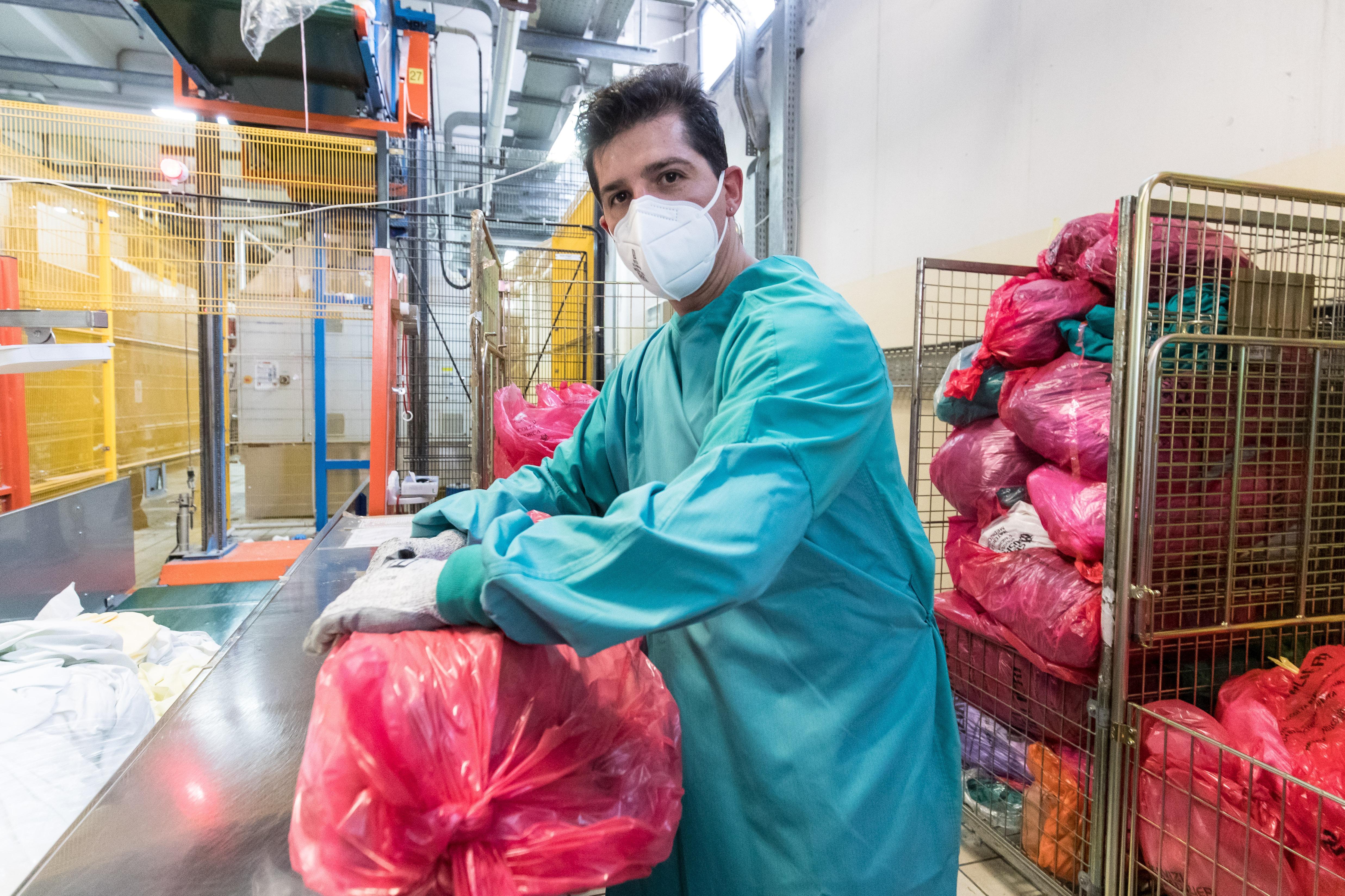 Il fronte sacchi rossi: quattromila i positivi assistiti in provincia di Pistoia