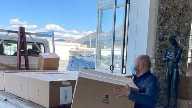La Fondazione dona 500 uova e tessere spesa
