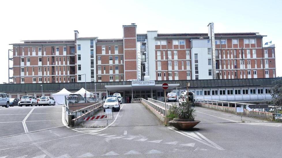 Massa e Volterra unite «Pretendiamo il diritto alla salute»