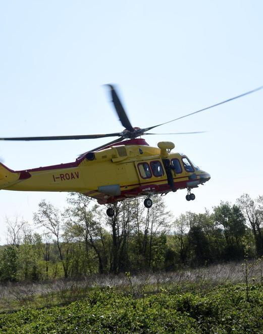 Muore colpito da un malore un uomo di 41 anni a Cavo 