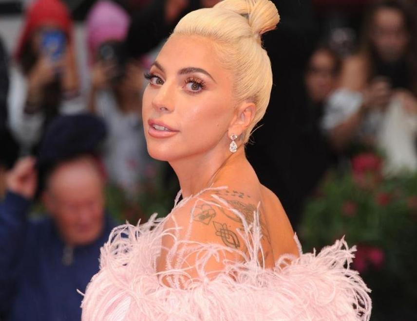 Avvistata Lady Gaga a Vinci ma è solo un pesce d’aprile 