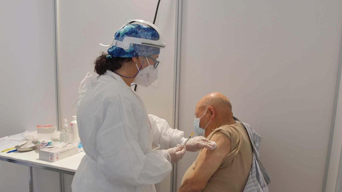 Picco all’hub: 800 in un giorno. Adesso avanti con gli over 70
