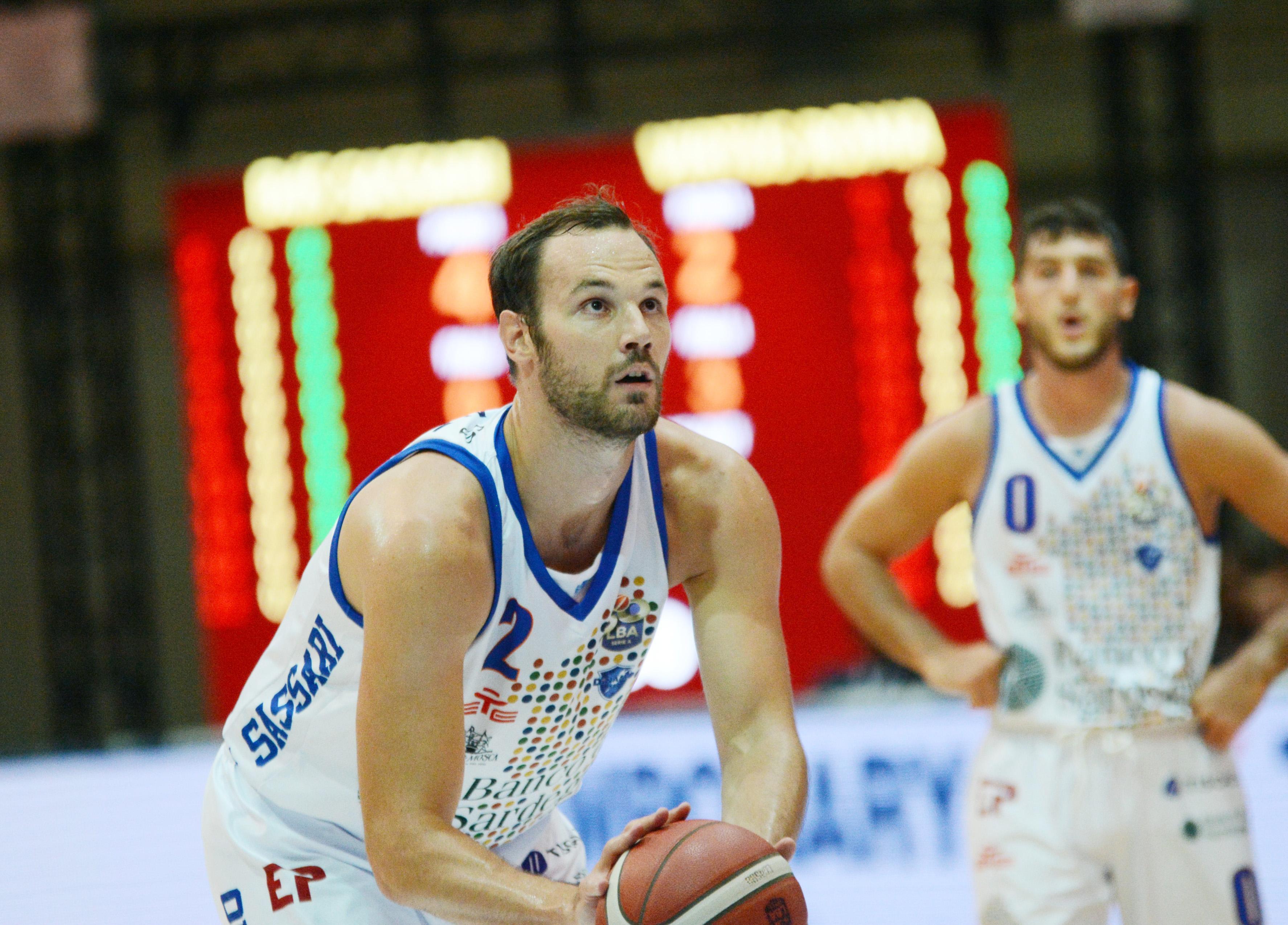 Bilan tira dalla lunetta sotto lo sguardo di Spissu