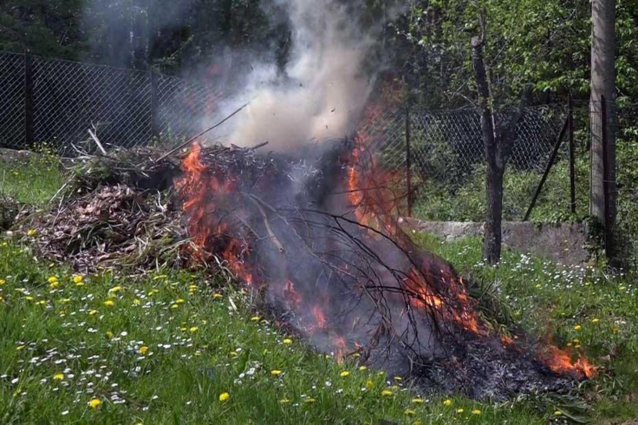 Sfalci in fiamme